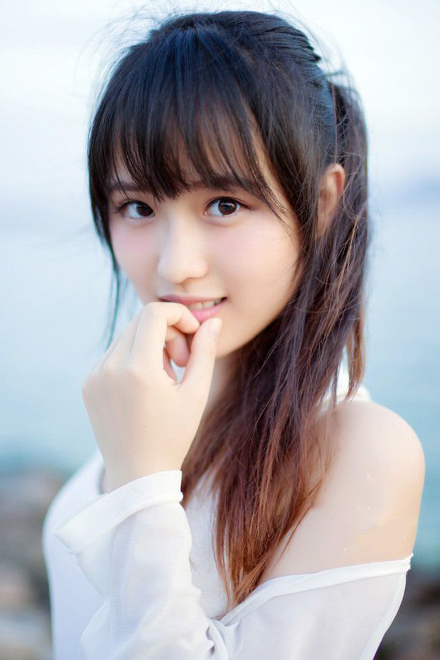 “越快越好，孔明这几日不间断来信催促。”刘备沉声道：“只是如何撤兵，还要跟两位军师商议一番。”